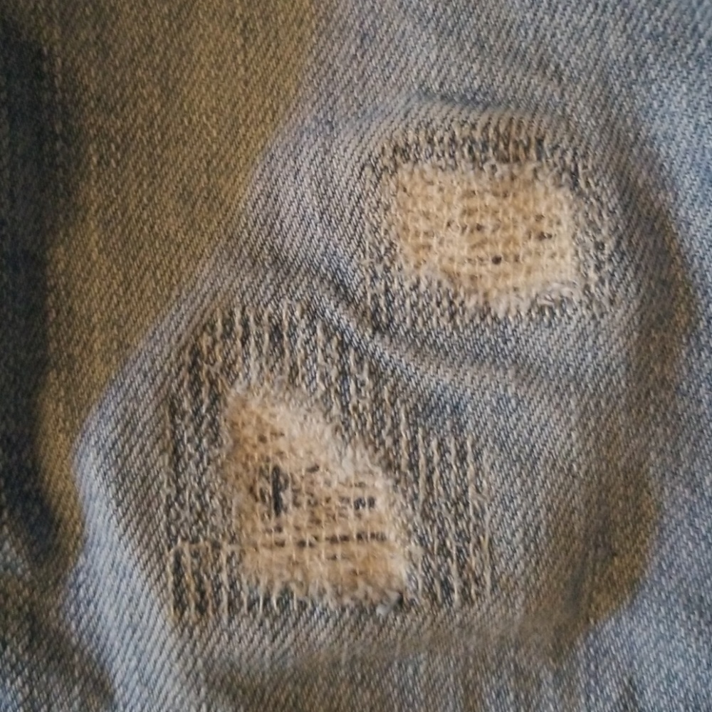 Oshkosh holey jeans! 😍 - Picture 3 of 4